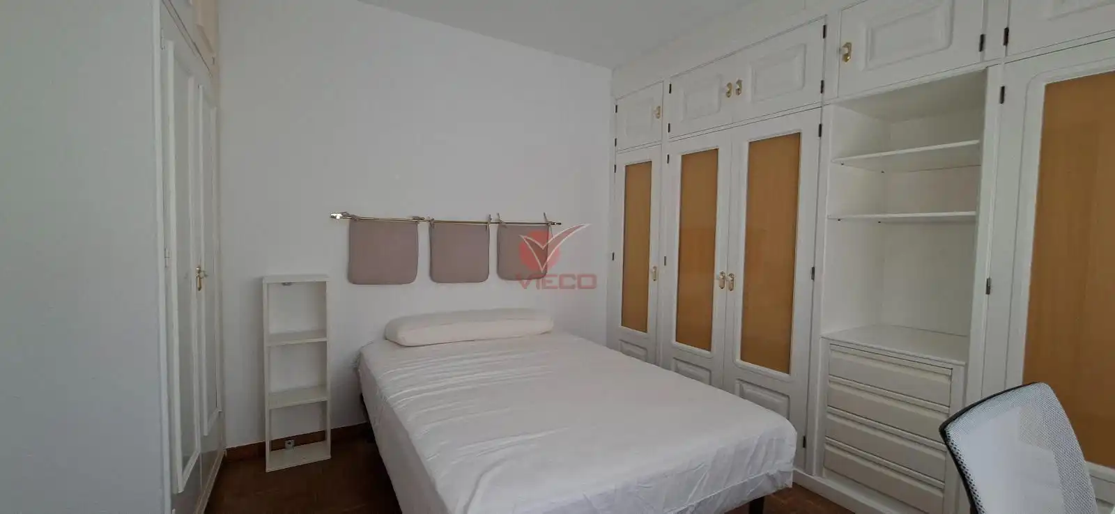 Schlafzimmer von Wohnung zur Miete in Cuenca mit Heizung und Möbliert