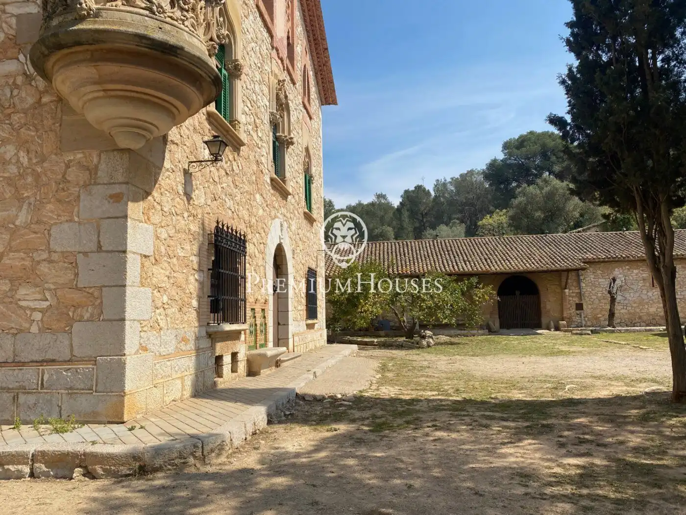 Exterior view of Country homes for sale in Sant Pere de Ribes  with Private garden, Storage room and Balcony