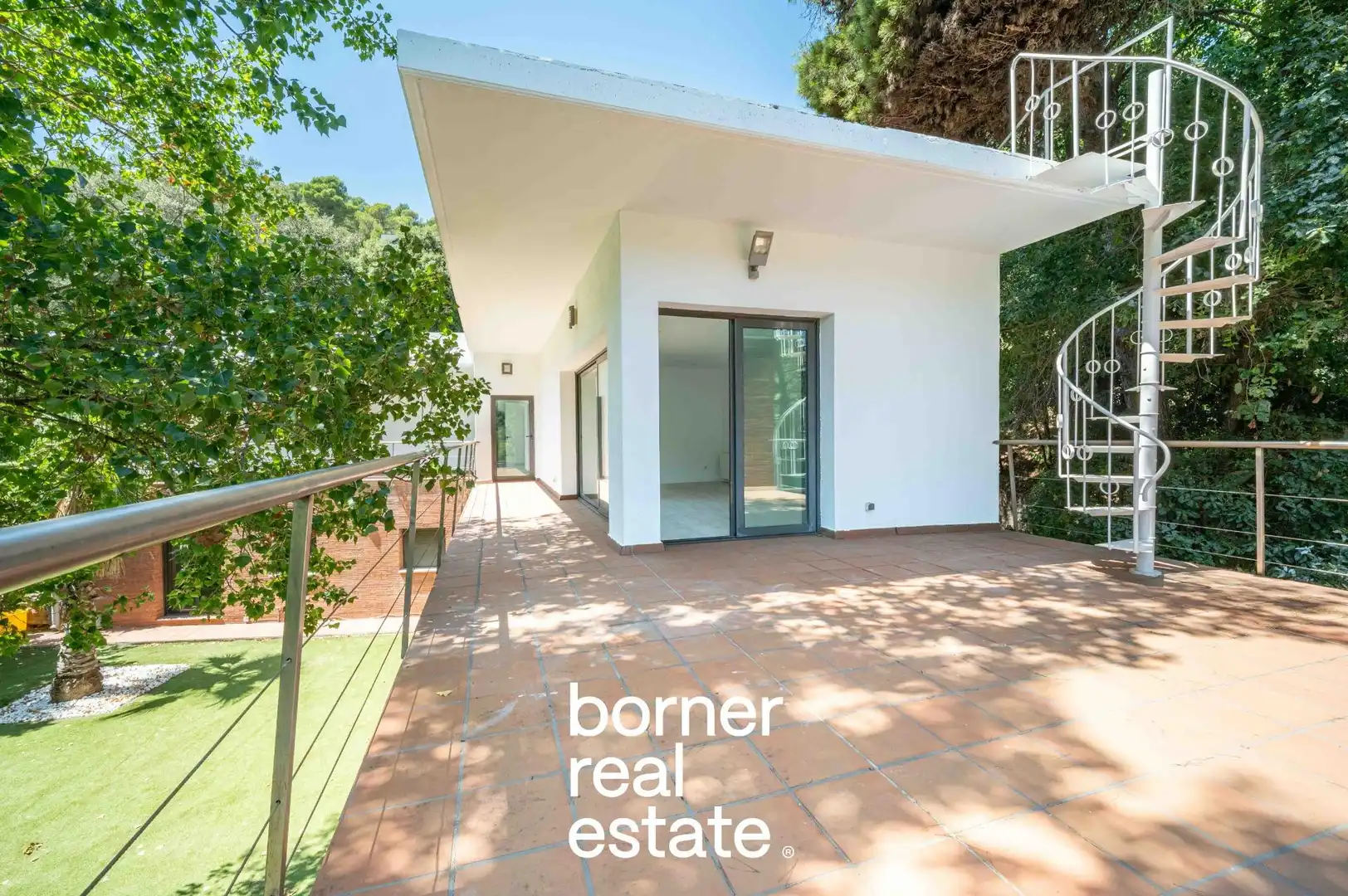 Vista exterior de Casa o chalet en venta en Sant Cugat del Vallès con Aire acondicionado, Calefacción y Jardín privado