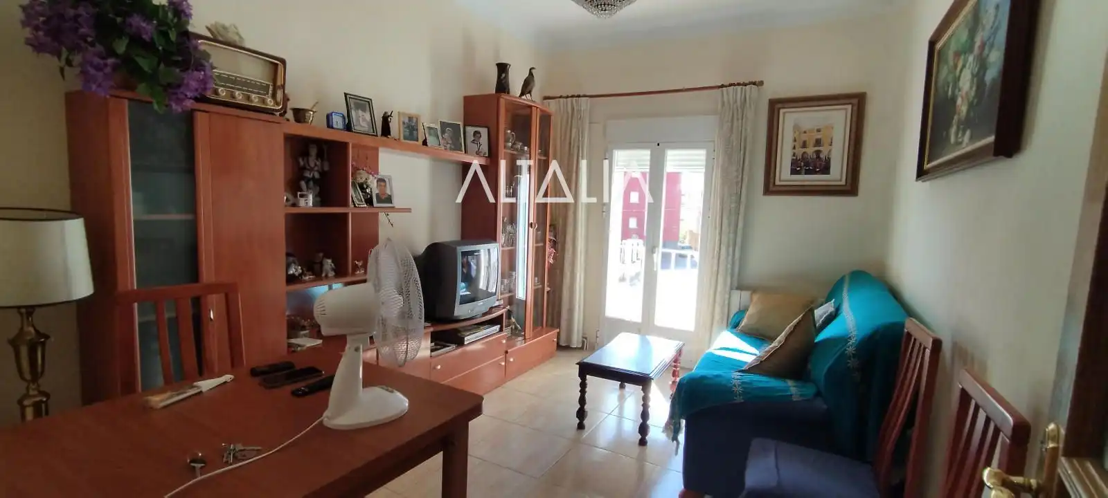 Sala d'estar de Casa o xalet en venda en Cuenca amb Calefacció, Jardí privat i Balcó