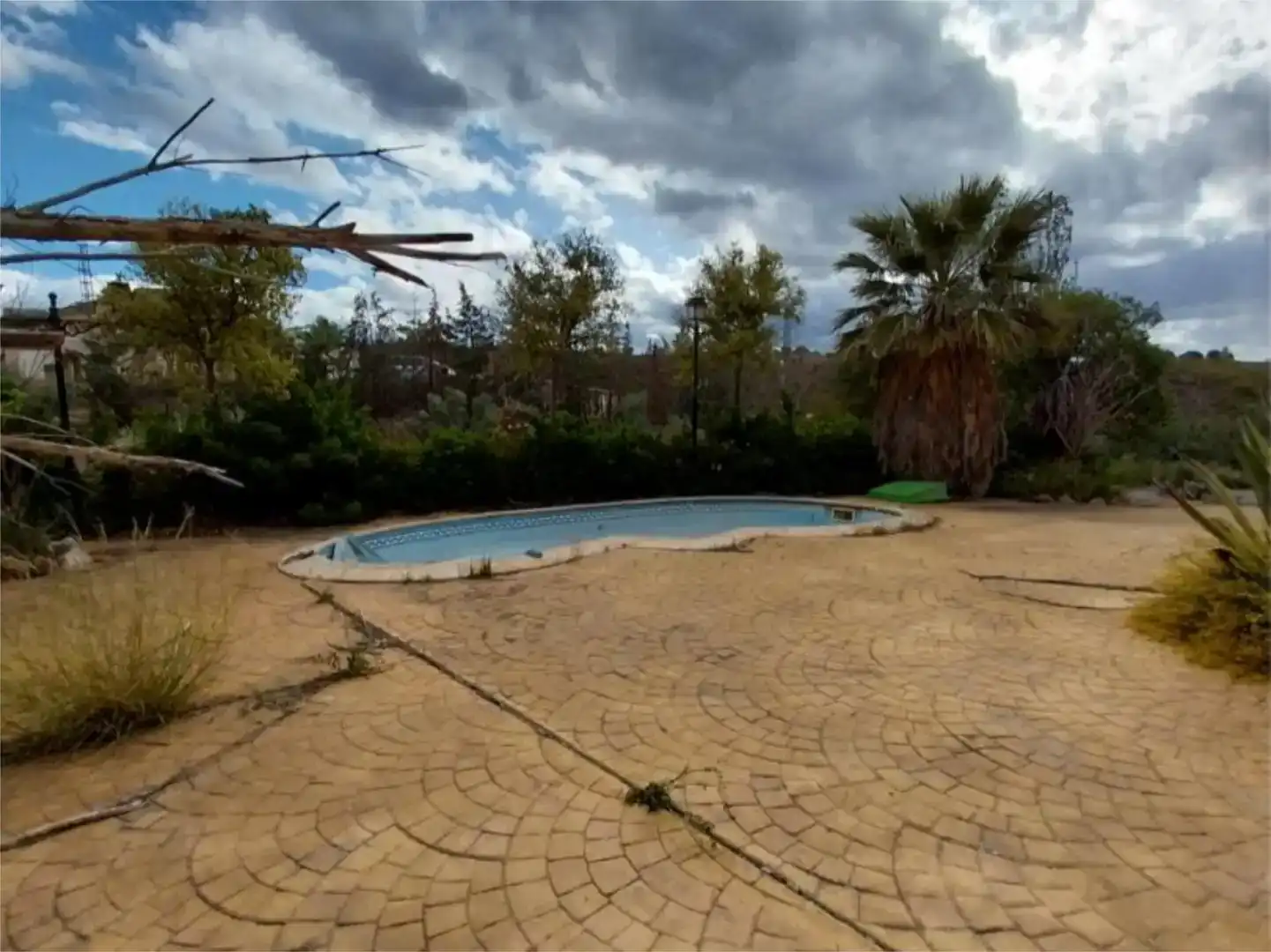 Swimming pool of Houses for sale in Baza, Granada