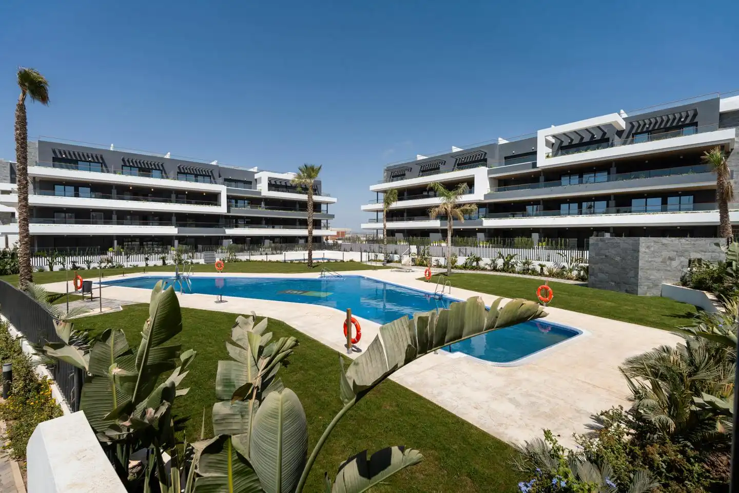 Bungalow with pool for sale in Reverendo Francisco Sarrio Paya, imagen 3