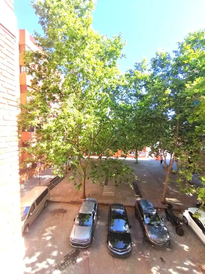 Vista exterior de Piso en venta en Madrid con Calefacción, Parquet y Terraza