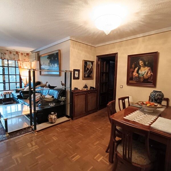 Dining room of Flat for sale in  Madrid Capital  with Air Conditioner, Heating and Private garden