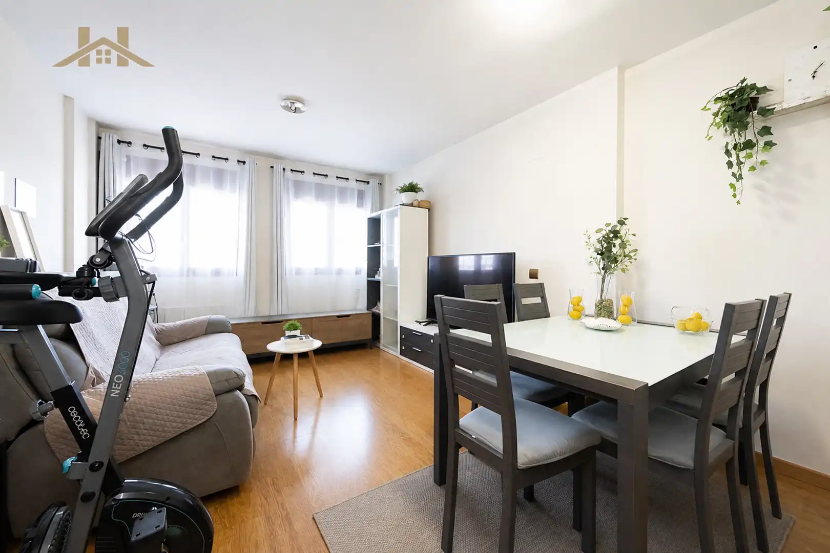 Living room of Flat for sale in Valdemorillo  with Air Conditioner, Heating and Storage room