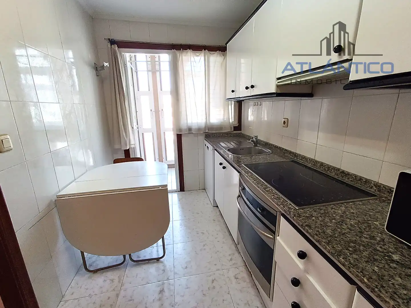Cocina de Apartamento en venta en A Coruña Capital  con Parquet, Trastero y Amueblado