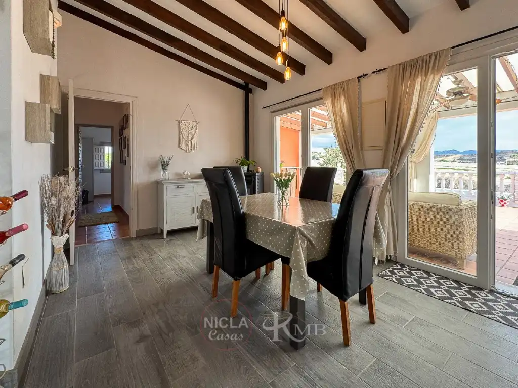 Menjador de Casa o xalet en venda en Antas amb Aire condicionat, Jardí privat i Terrassa