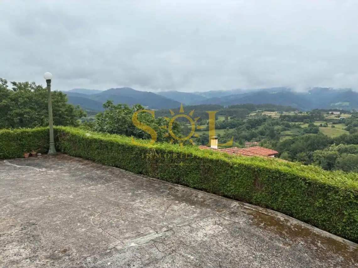 Casa o xalet en venda en Pravia amb Calefacció i Jardí privat