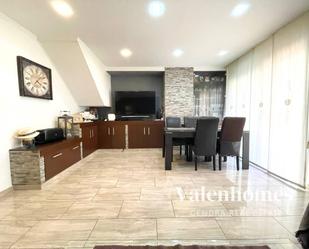 Sala d'estar de Casa o xalet en venda en Polinyà amb Aire condicionat, Calefacció i Moblat
