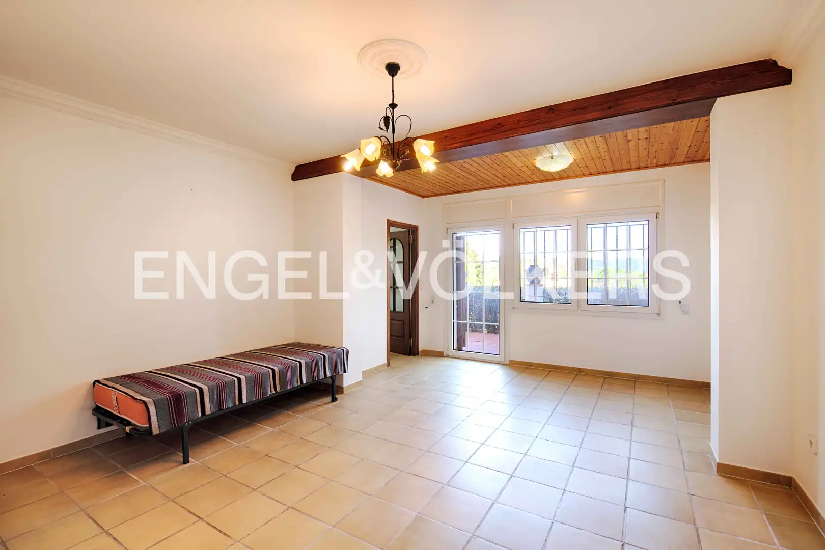 Wohnzimmer von Country house zum Verkauf in Rabós mit Heizung, Privatgarten und Terrasse