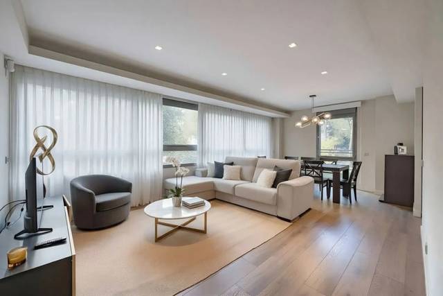 Piso en Venta en Calle Valderaduey, 4 en Ciudad Universitaria