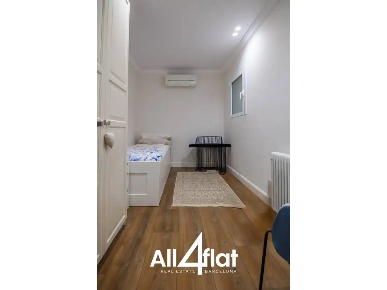 Flat for sale in Barcelona  with Air Conditioner, Heating and Parquet flooring