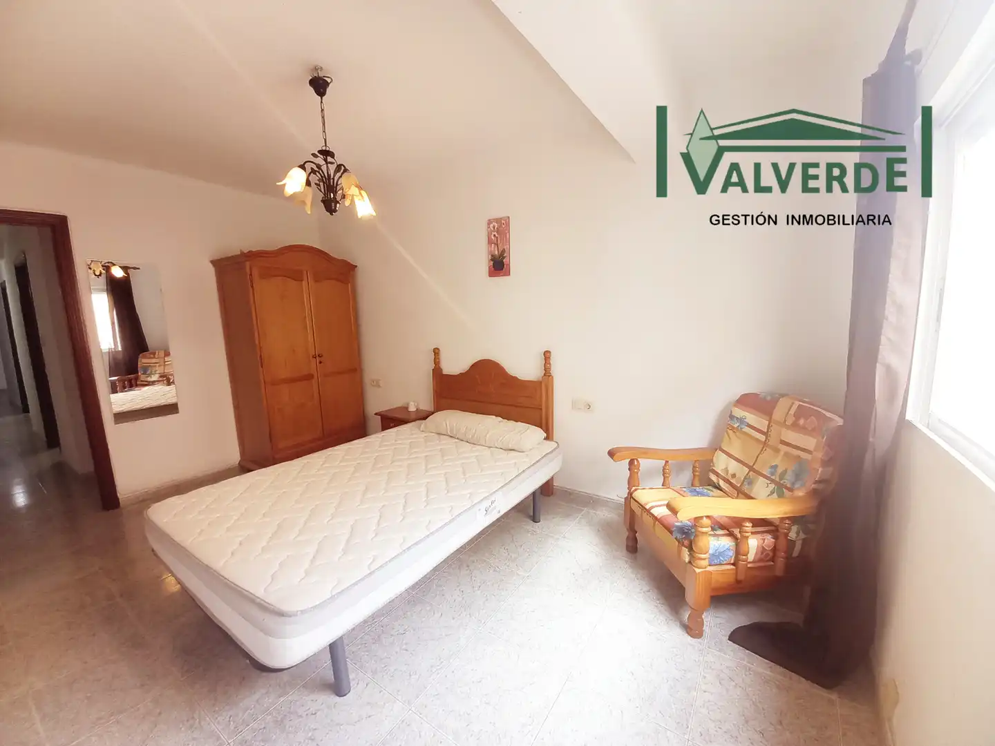 Schlafzimmer von Wohnung zur Miete in Granada mit Möbliert, Waschmaschine und Mikrowelle