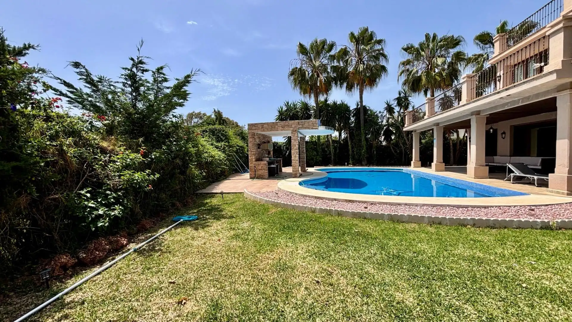 Villa con terrazza in vendita a Milla de Oro, imagen 2