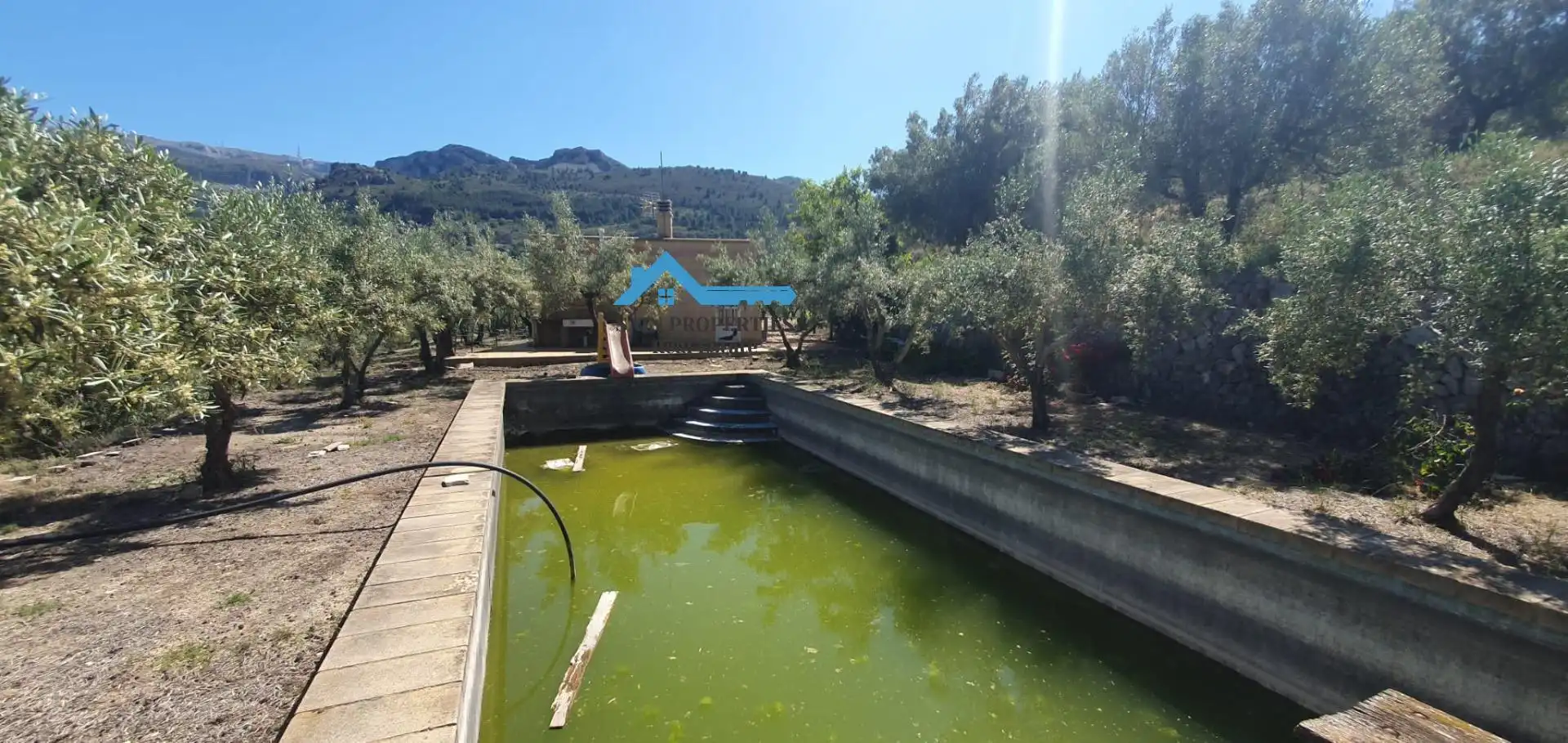 Piscina de Casa o chalet en venta en Confrides con Calefacción, Jardín privado y Terraza