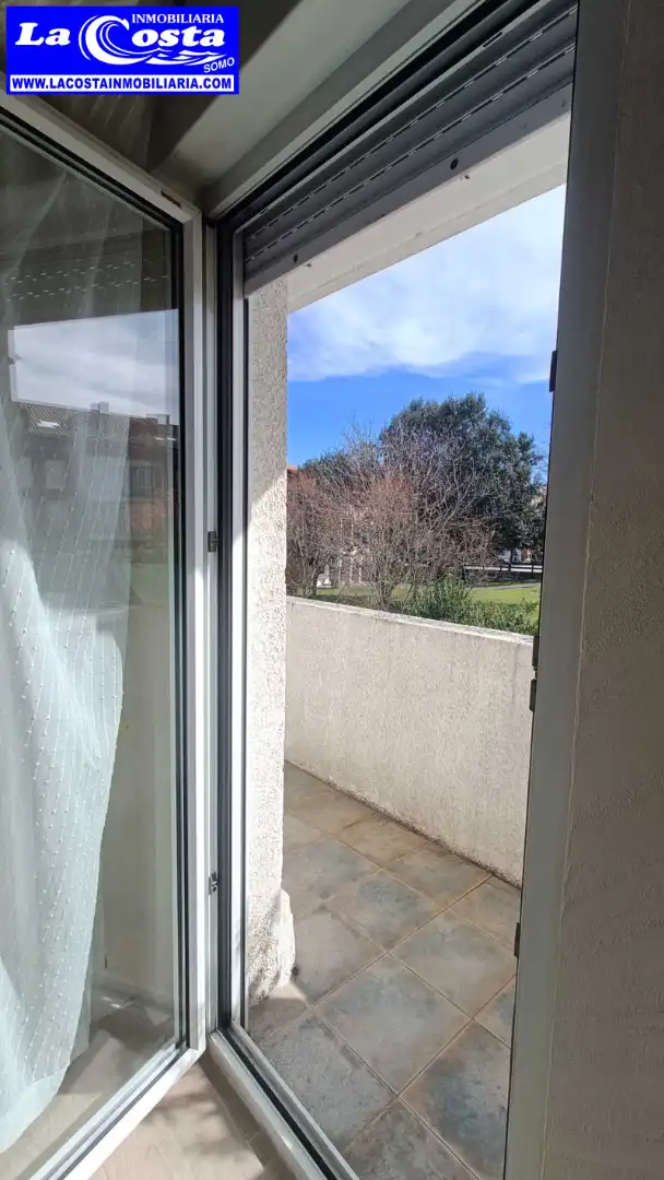 Vista exterior de Piso en venta en Ribamontán al Mar con Calefacción, Terraza y Horno