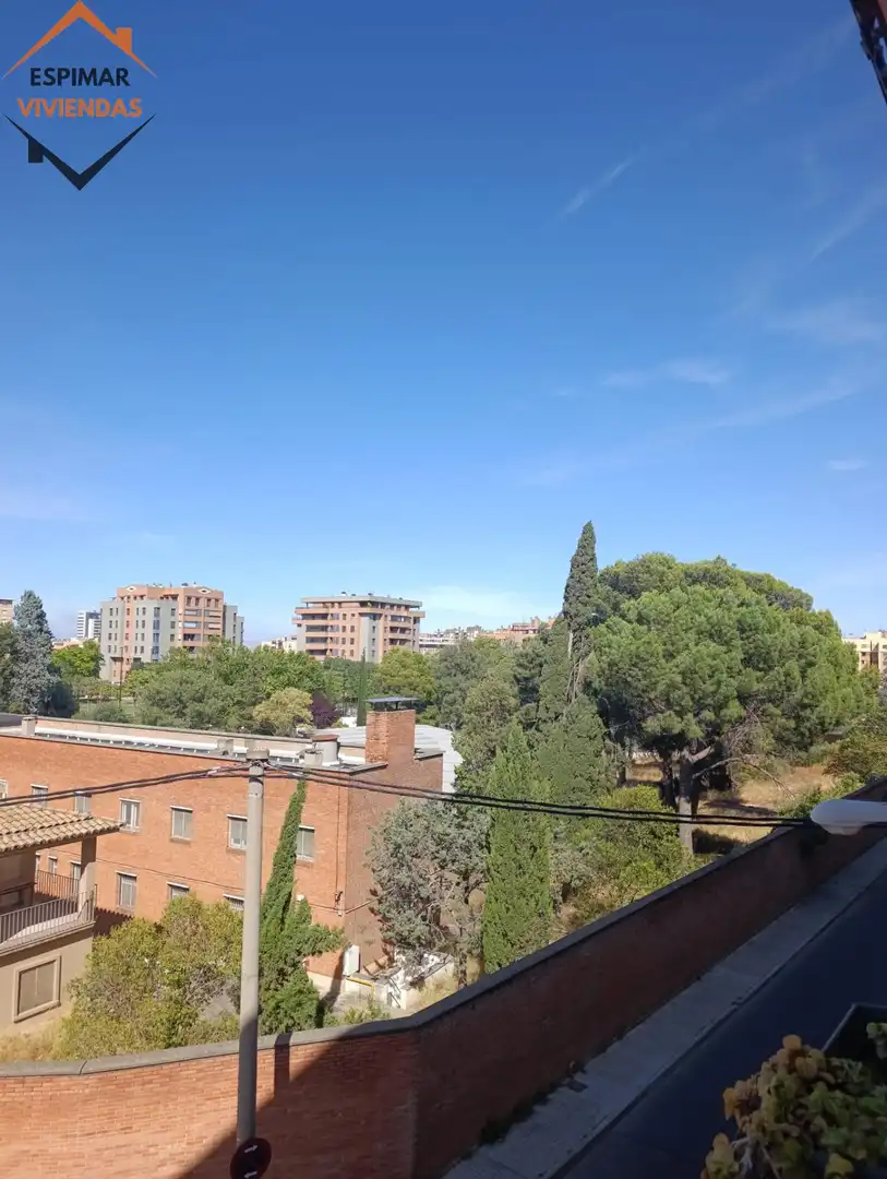Exterior view of Flat for sale in Zaragoza  with Furnished and Balcony