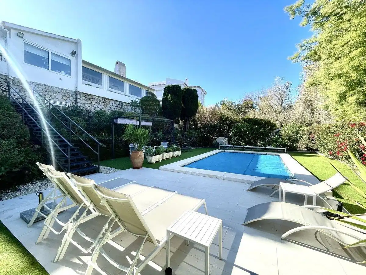 Chalet con piscina en venta en Cerros del Aguila