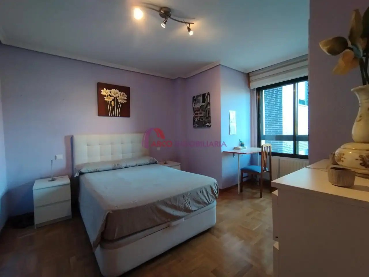 Dormitori de Apartament en venda en Burgos amb Calefacció, Parquet i Traster