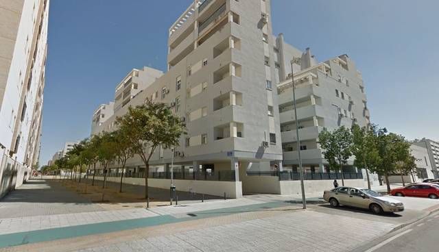 Garaje en Venta en Periodista Eduardo ChinarroDiaz en Urbadiez - Entrepuentes