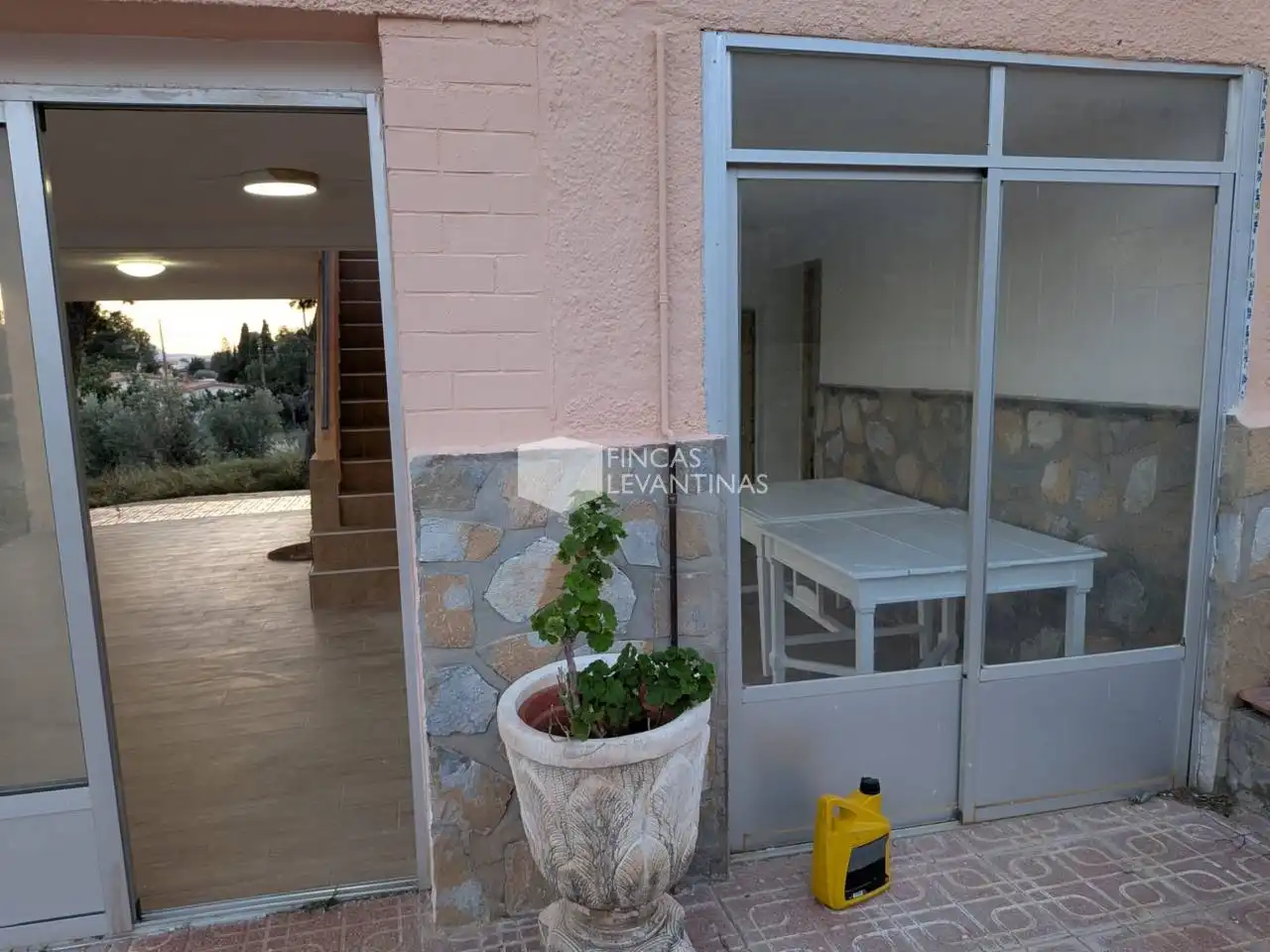 Vista exterior de Finca rústica de alquiler en San Vicente del Raspeig / Sant Vicent del Raspeig con Terraza y Amueblado