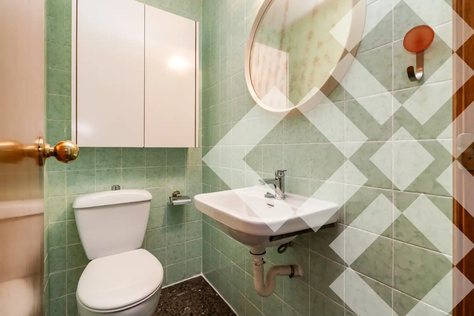 Bathroom of Flat for sale in Barcelona  with Air Conditioner, Terrace and Oven