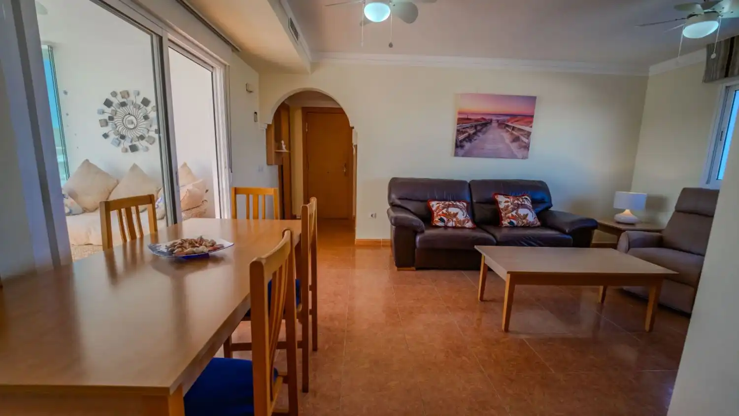 Sala de estar de Piso de alquiler en Guardamar del Segura con Aire acondicionado, Terraza y Piscina comunitaria
