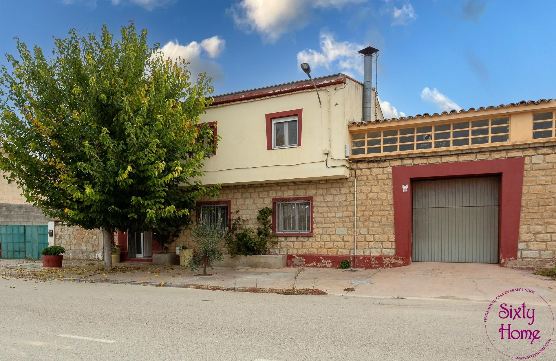 Exterior view of House or chalet for sale in Almuniente  with Air Conditioner and Storage room