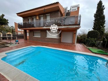 Xalet amb piscina en venda a Venus