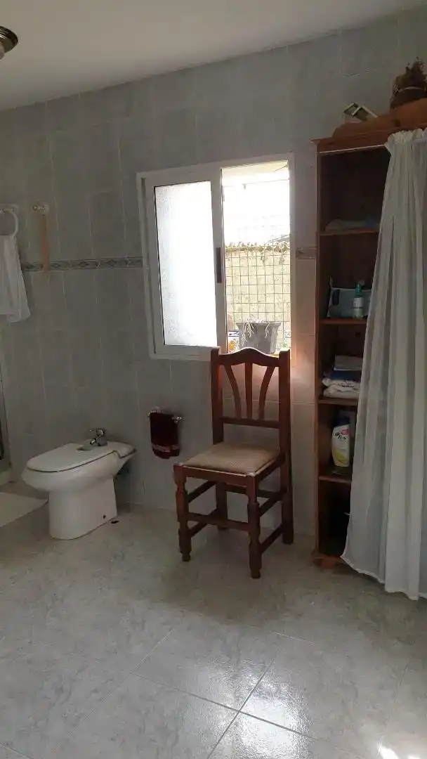 Bany de Finca rústica en venda en Luna amb Moblat, Forn i Rentadora