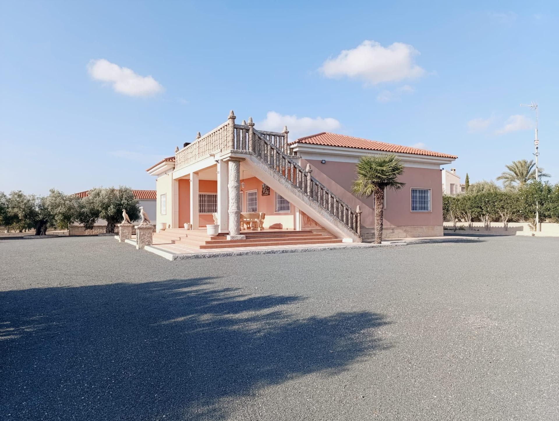 Vista exterior de Casa o xalet en venda en Elche / Elx amb Calefacció, Jardí privat i Terrassa