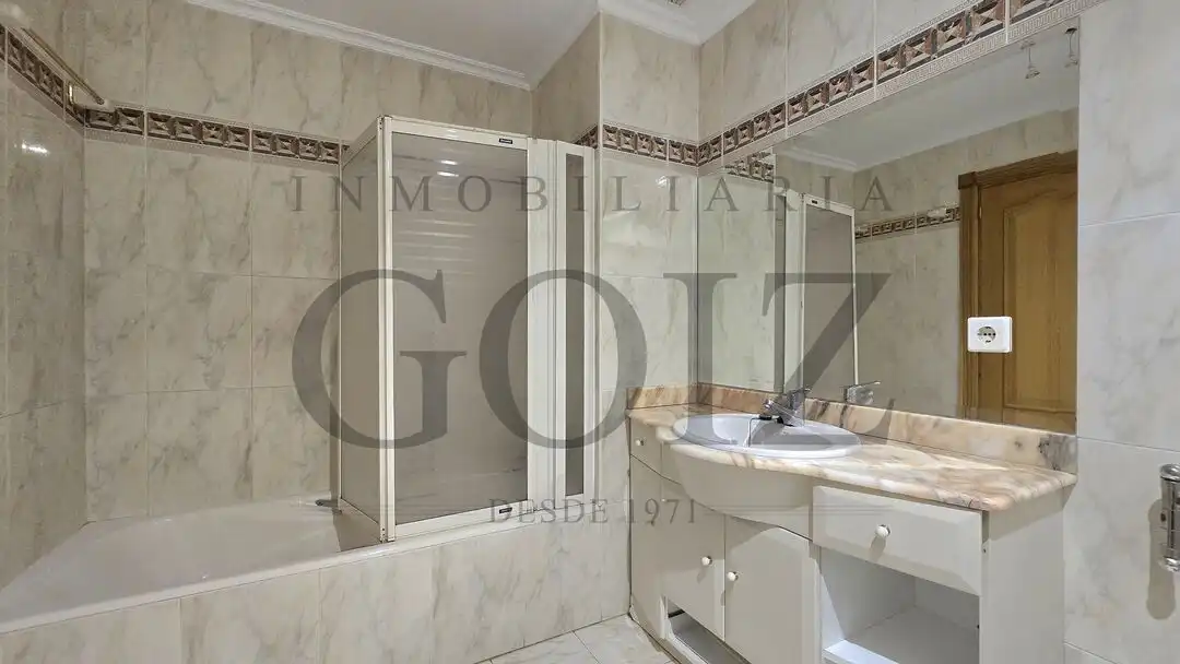 Baño de Casa adosada en venta en Donostia - San Sebastián  con Calefacción, Terraza y Trastero