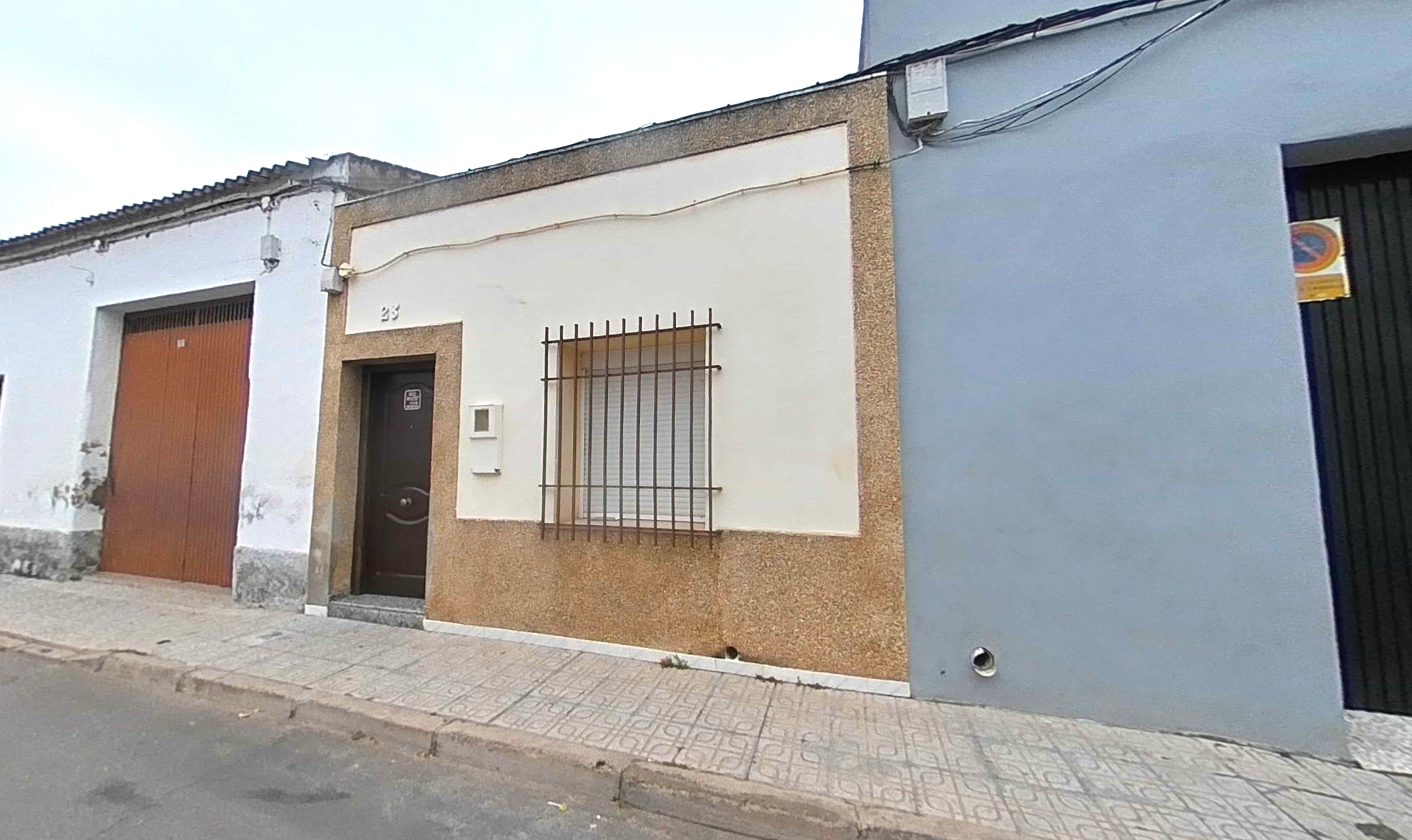Vista exterior de Casa o xalet en venda en Almendralejo amb Terrassa