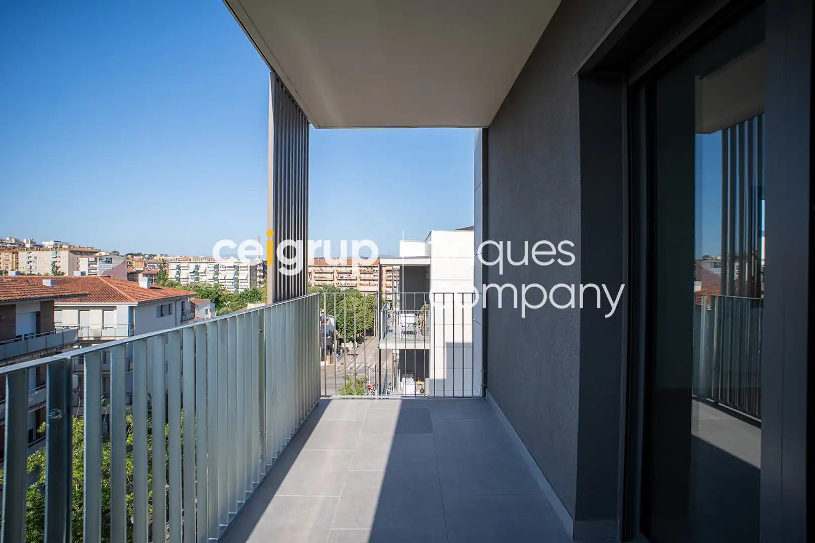Terraza de Dúplex en venta en Girona con Calefacción, Terraza y Piscina