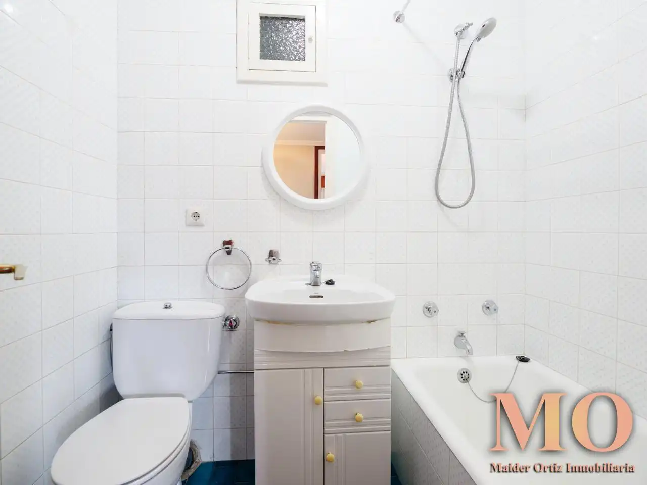 Baño de Piso en venta en Arrasate / Mondragón con Calefacción, Terraza y Trastero