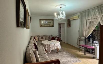 Living room of Flat for sale in  Sevilla Capital  with Air Conditioner and Terrace