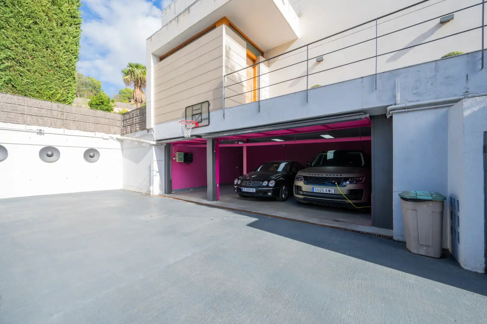 Parking de Casa o chalet en venta en Sant Cugat del Vallès con Aire acondicionado, Calefacción y Jardín privado
