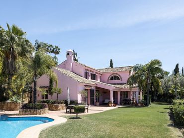 Villa mit Balkon zum Verkauf in Los Arqueros  - Puerto del Almendro