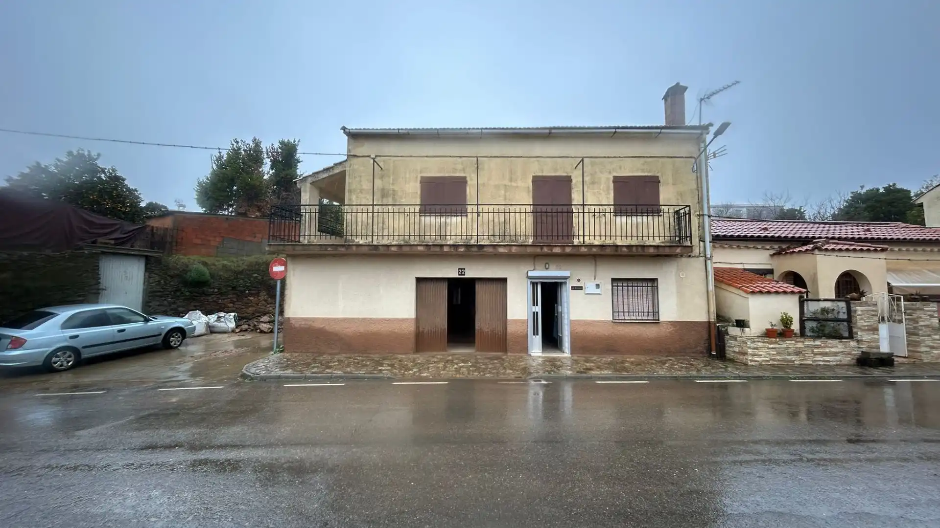 Exterior view of Houses for sale in Perales del Puerto  with Storage room