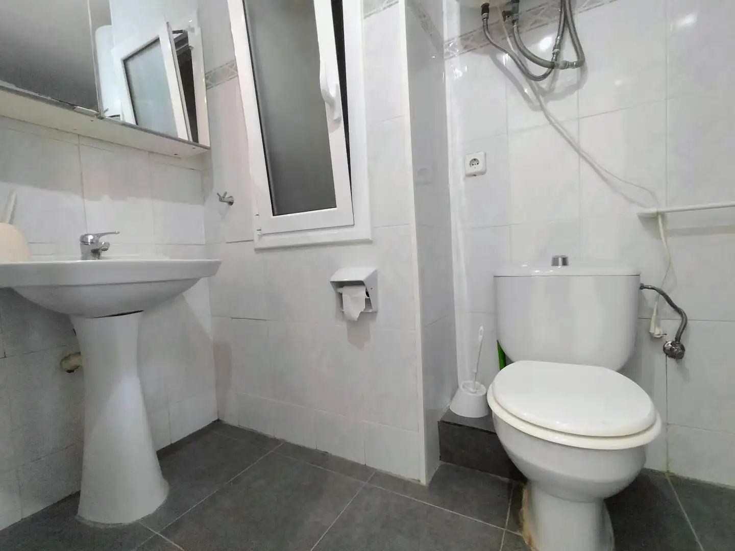Badezimmer von Wohnung zum Verkauf in Sitges mit Privatgarten und Gemeinschaftspool