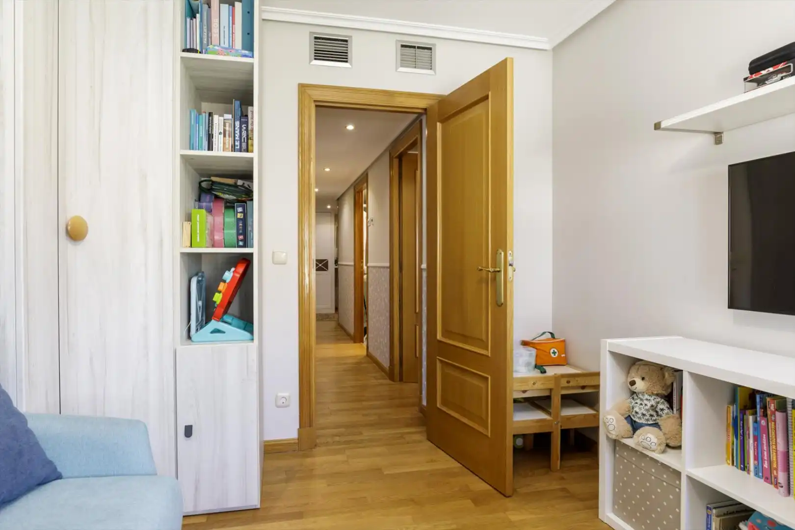 Flat for sale in Zaragoza  with Terrace, Storage room and Swimming Pool