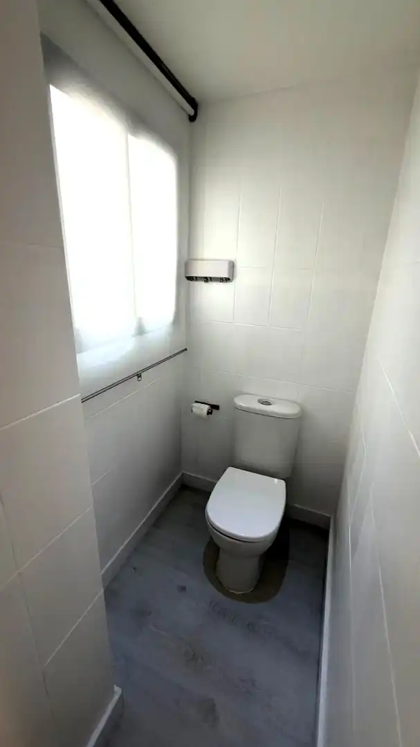 Bany de Dúplex de lloguer en Valencia amb Aire condicionat, Calefacció i Parquet