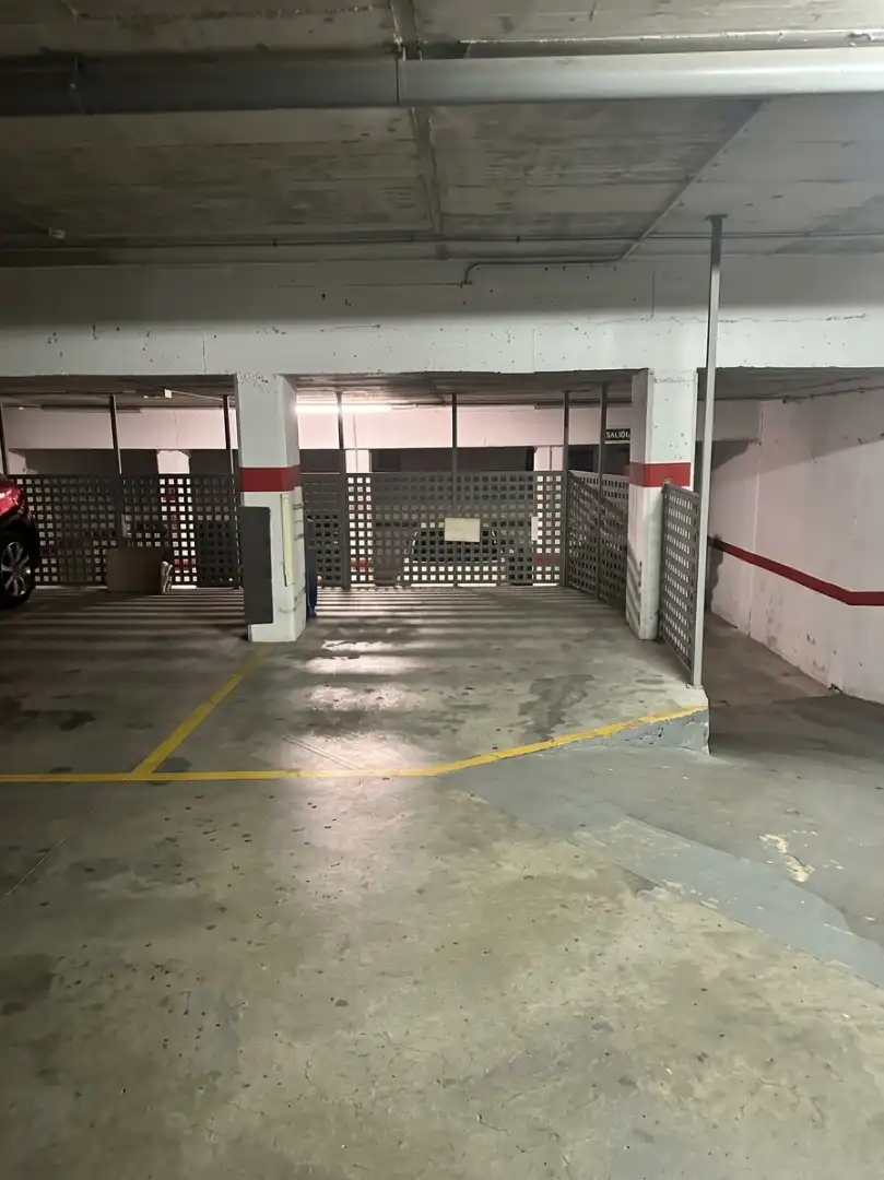 Individual en alquiler en Avinguda Prat de la Riba, imagen 2