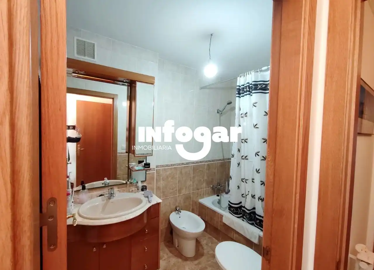 Baño de Piso en venta en A Guarda   con Calefacción, Parquet y Trastero