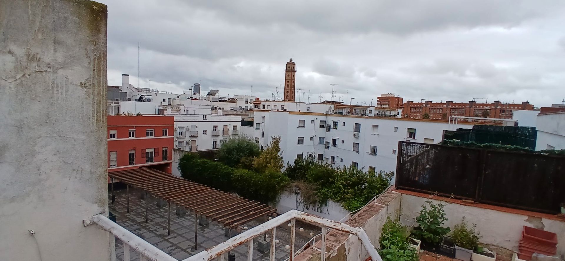 Vista exterior de Dúplex en venda en  Sevilla Capital amb Terrassa