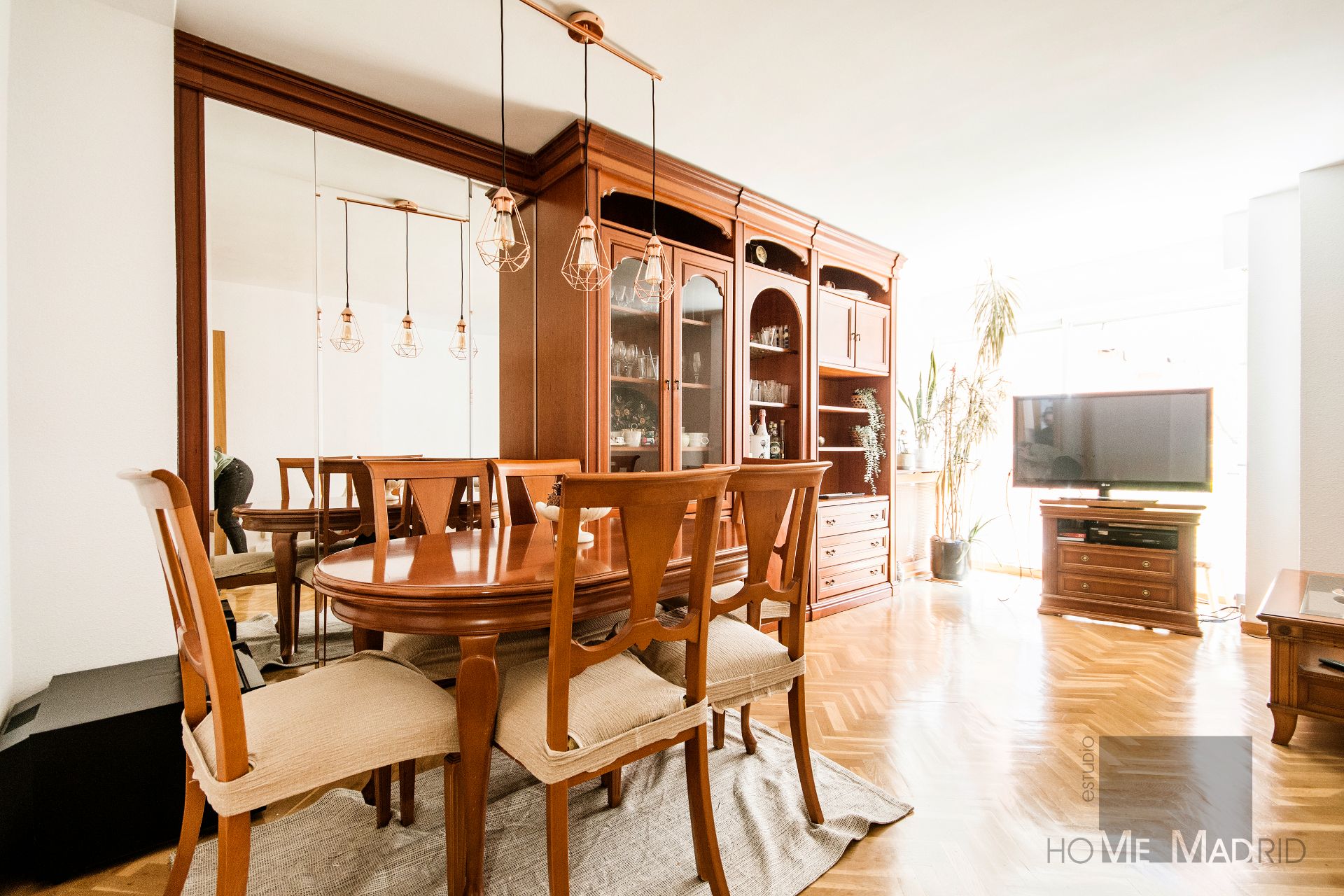 Dining room of Flat for sale in  Madrid Capital  with Air Conditioner, Heating and Parquet flooring