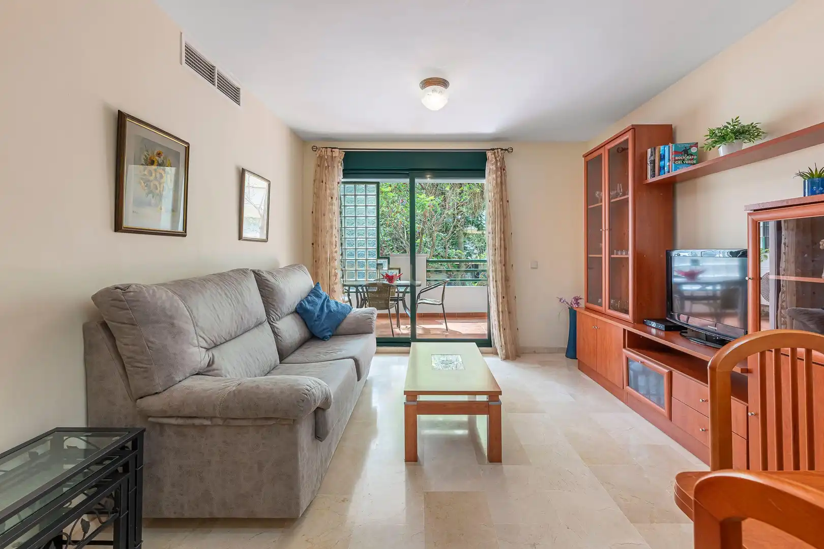 Living room of Apartments for sale in Estepona  with Air Conditioner and Washing machine
