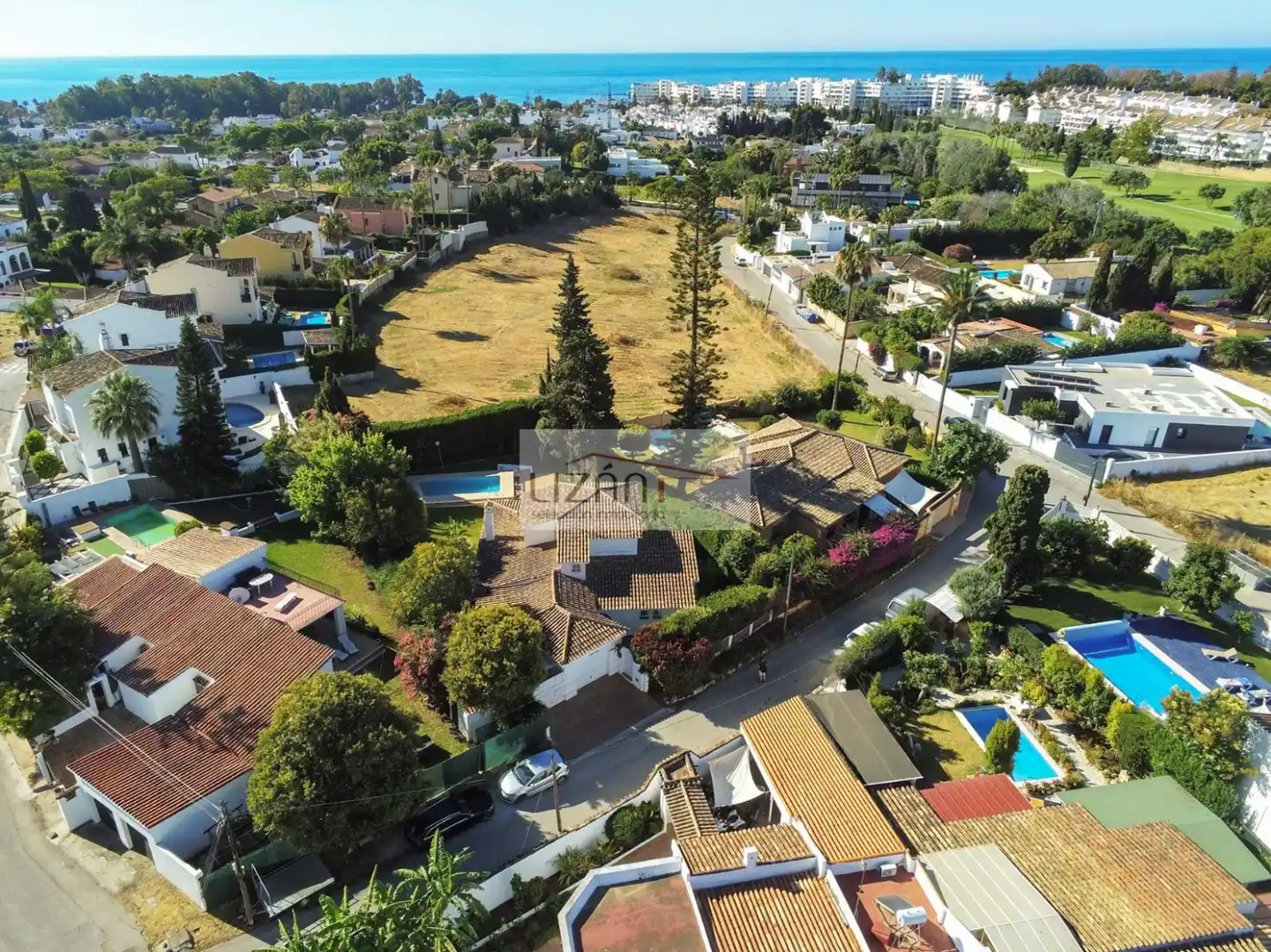 House with garden for sale in Elviria - Cabopino