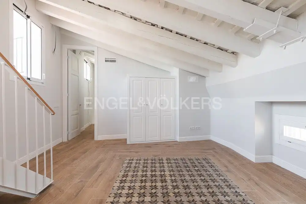 Habitación de Ático en venta en Valencia con Aire acondicionado, Calefacción y Terraza