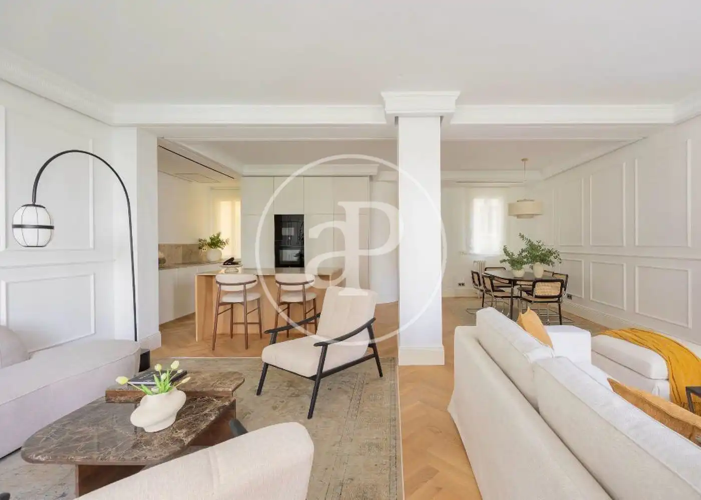 Living room of Flat for sale in Madrid  with Air Conditioner, Heating and Storage room